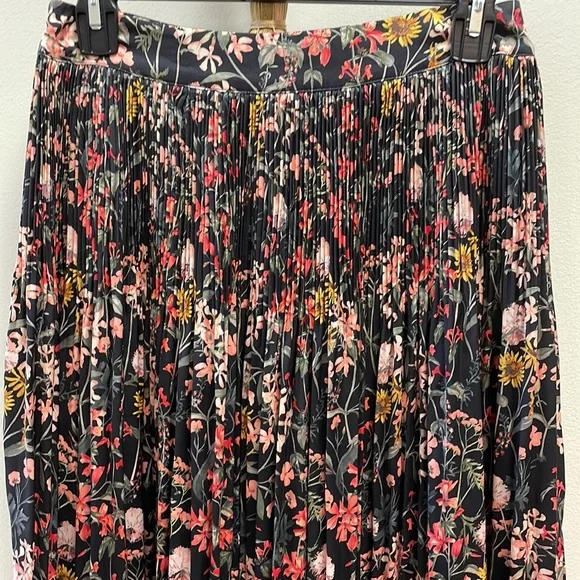 New Women’s Scotch & Soda Pleated Floral Print MidiSkirt!!🔥🔥🔥
